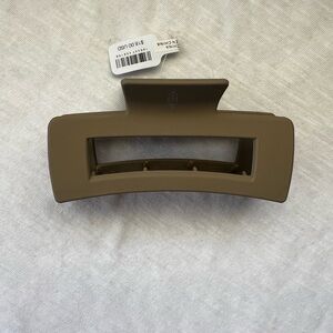 FP movement Matte Brown Hair Claw Clip